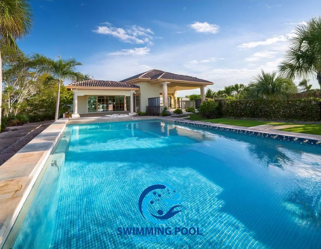 residential pool design with clear water and contemporary styling